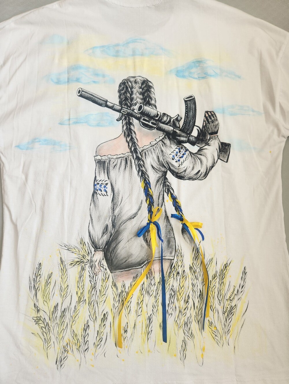 Ukraine War T-shirt L White Cotton Oversized Handpainted Girl Flag Gun Art New
